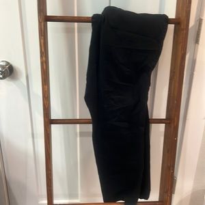 Black old navy side panel pixie maternity pants